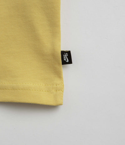 Nike SB Panther T-Shirt in Saturn Gold