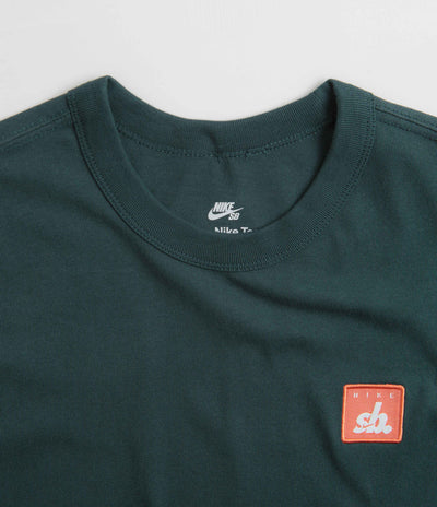 Nike SB Patch Logo T-Shirt in Deep Jungle