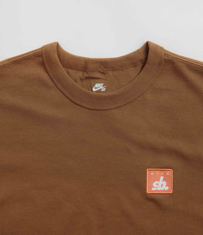 Nike SB Patch Logo T-Shirt in Light British Tan