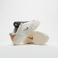 Nike SB Vertebrae Shoes - Summit White / Monarch - Phantom thumbnail