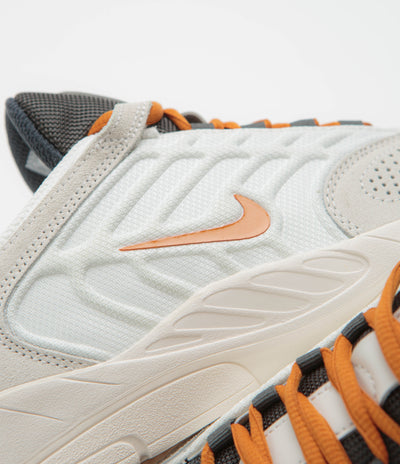 Nike SB Vertebrae Shoes - Summit White / Monarch - Phantom