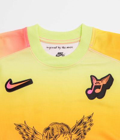 Nike SB World Cup Long Sleeve Jersey in Hyper Pink