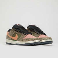 Nike SB x Arts-Rec Dunk Low Pro Shoes - Khaki / Amber Brown - Rough Green - Rust Pink thumbnail