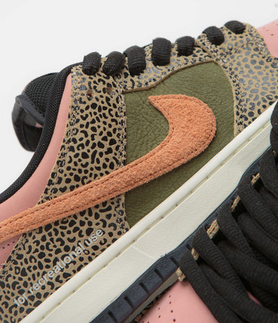 Nike SB x Arts-Rec Dunk Low Pro Shoes - Khaki / Amber Brown - Rough Green - Rust Pink