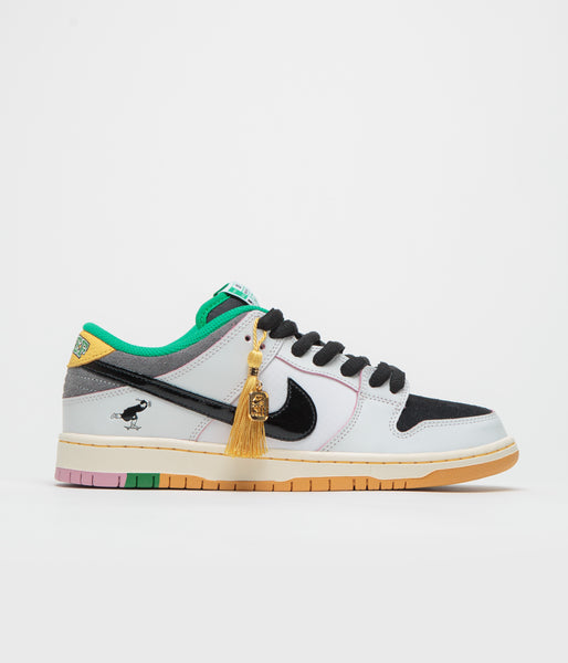 ☆NIKE X CSEF☆ SB DUNK LOW PRO WHITE AND BLACK Nike SB Dunk Low CSEF | SneakerNews.com