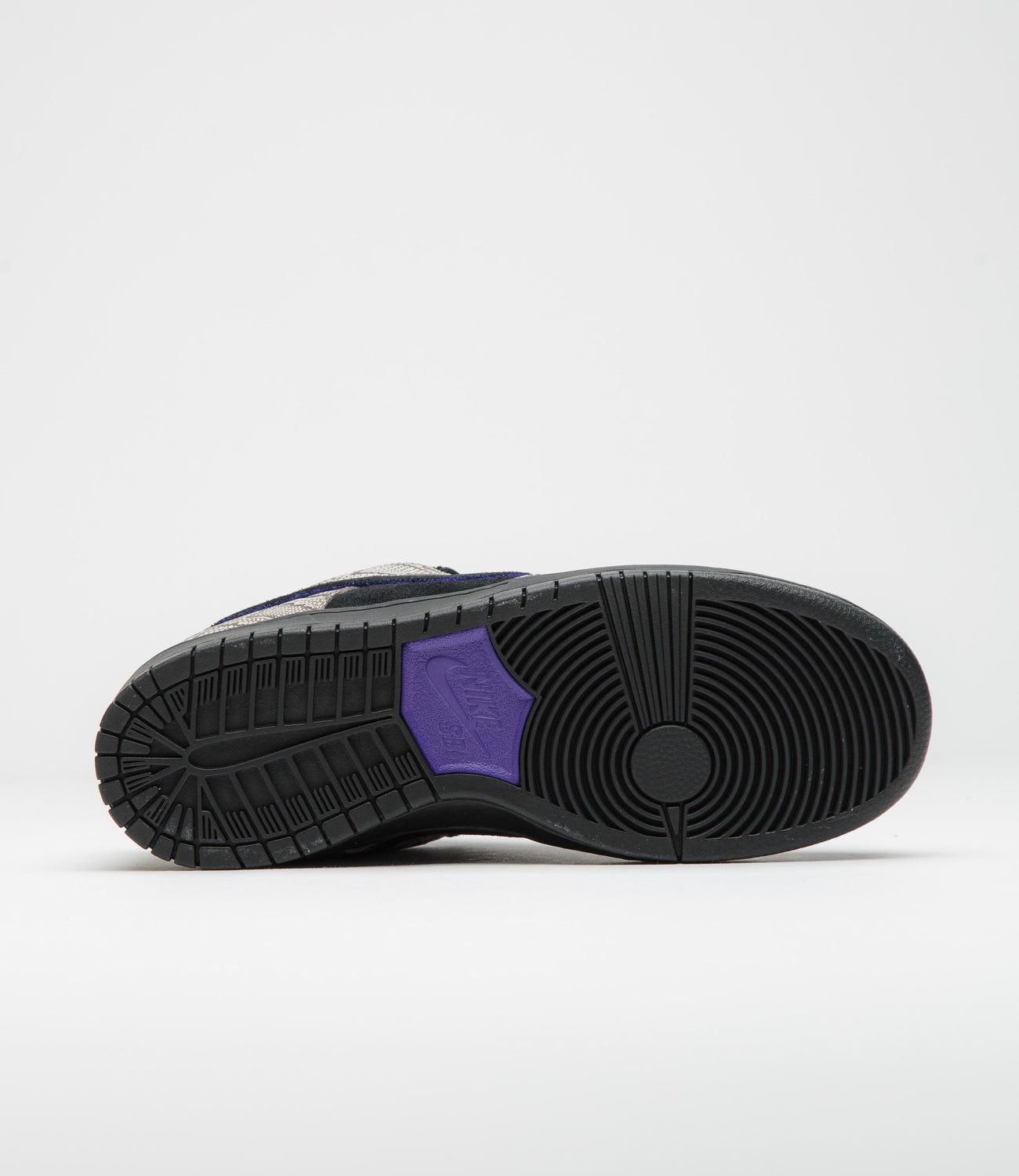 Nike SB Dunk Low Dashawn Jordan Bright Spruce outsole and copper fanged snake dubrae lace charm detail