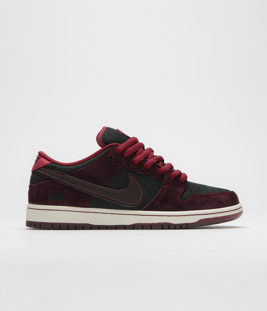 Nike SB x RIOT Skateshop Dunk Low Pro Shoes in Mahogany and Dark Beetroot and Team Red - Sail