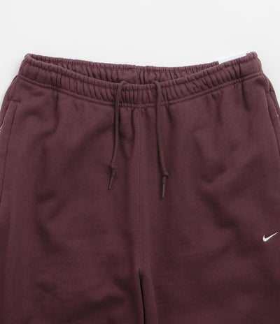 Nike Solo Swoosh Cuffed Sweatpants - Burgundy Crush / Burgundy Crush / White