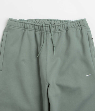 Nike Solo Swoosh Cuffed Sweatpants - Clay Green / Clay Green / White