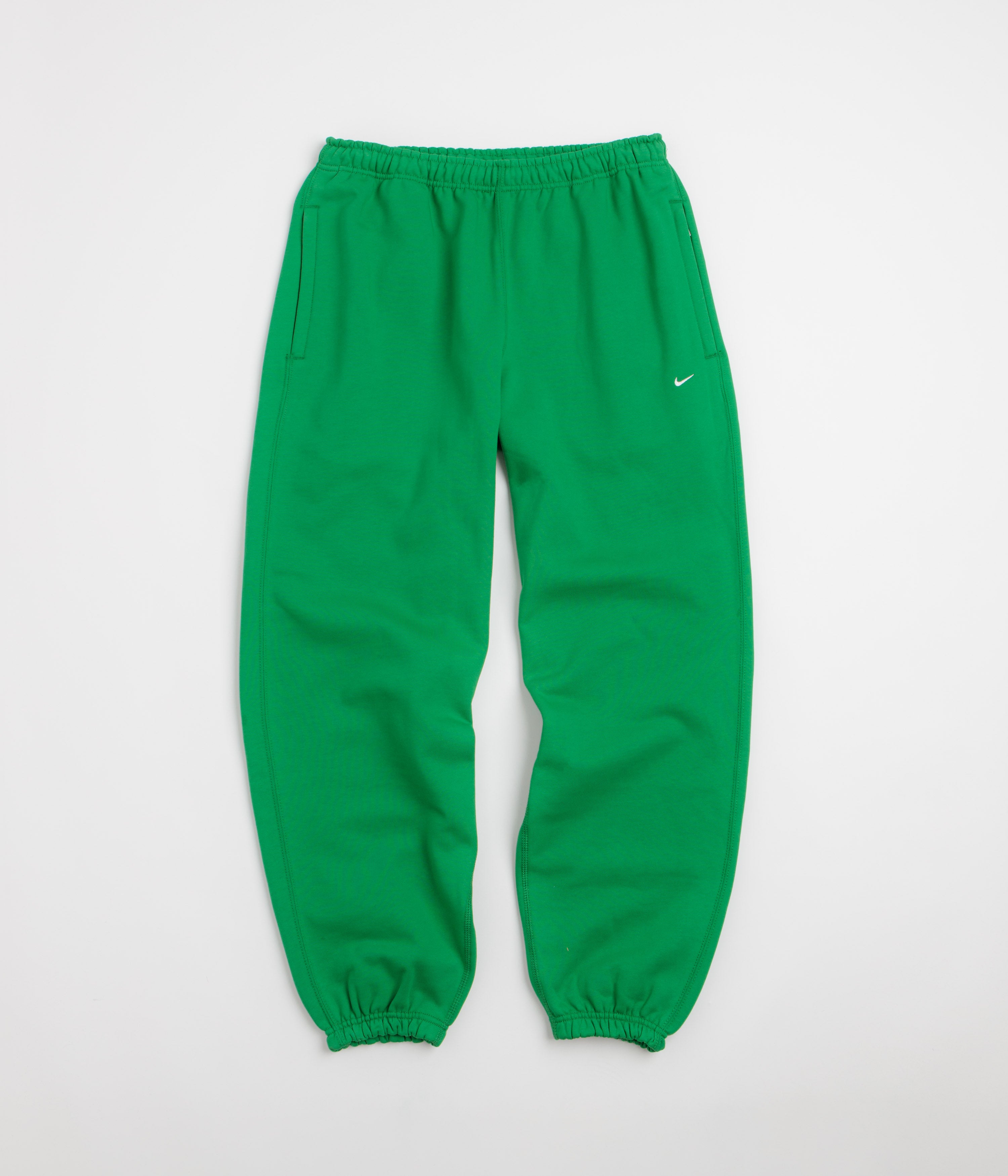 Nike Solo Swoosh Cuffed Sweatpants - Court Green / Court Green / White