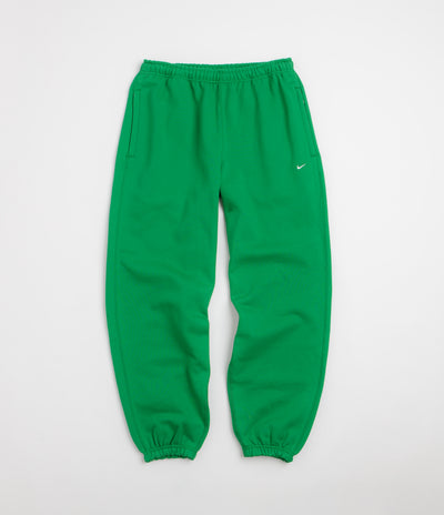 Nike Solo Swoosh Cuffed Sweatpants - Court Green / Court Green / White
