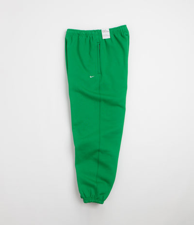 Nike Solo Swoosh Cuffed Sweatpants - Court Green / Court Green / White