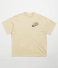 Nike Solo Swoosh GPX T-Shirt in Light Khaki