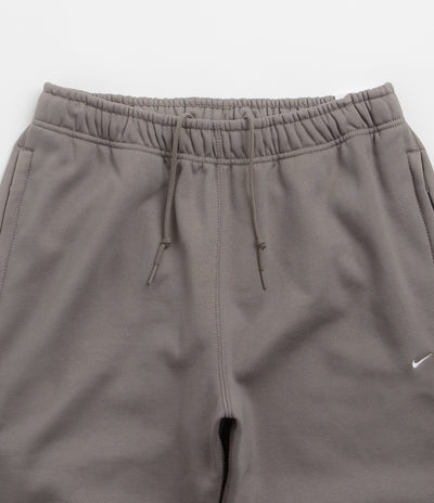 Nike Solo Swoosh Open Hem Sweatpants - Cave Stone / Cave Stone / White