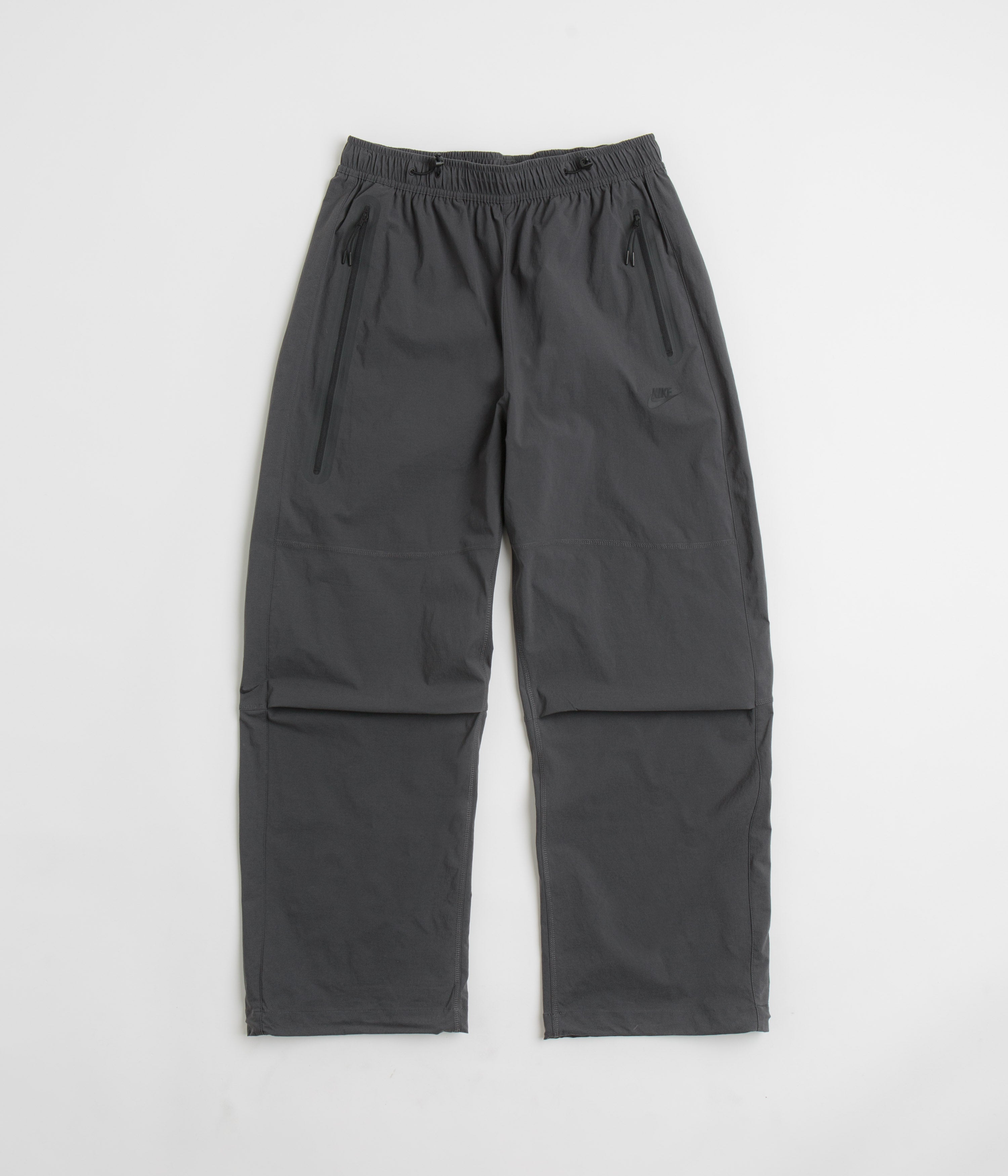 Nike Tech Woven Pants in Anthracite