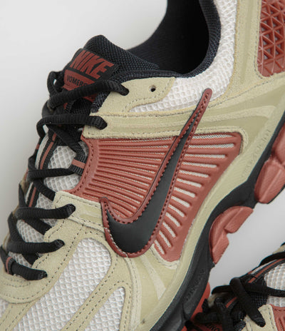 Nike Vomero 5 Shoes - Desert Khaki / Black - Light Orewood Brown