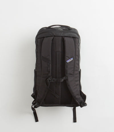 Patagonia Black Hole Backpack 25L in Black