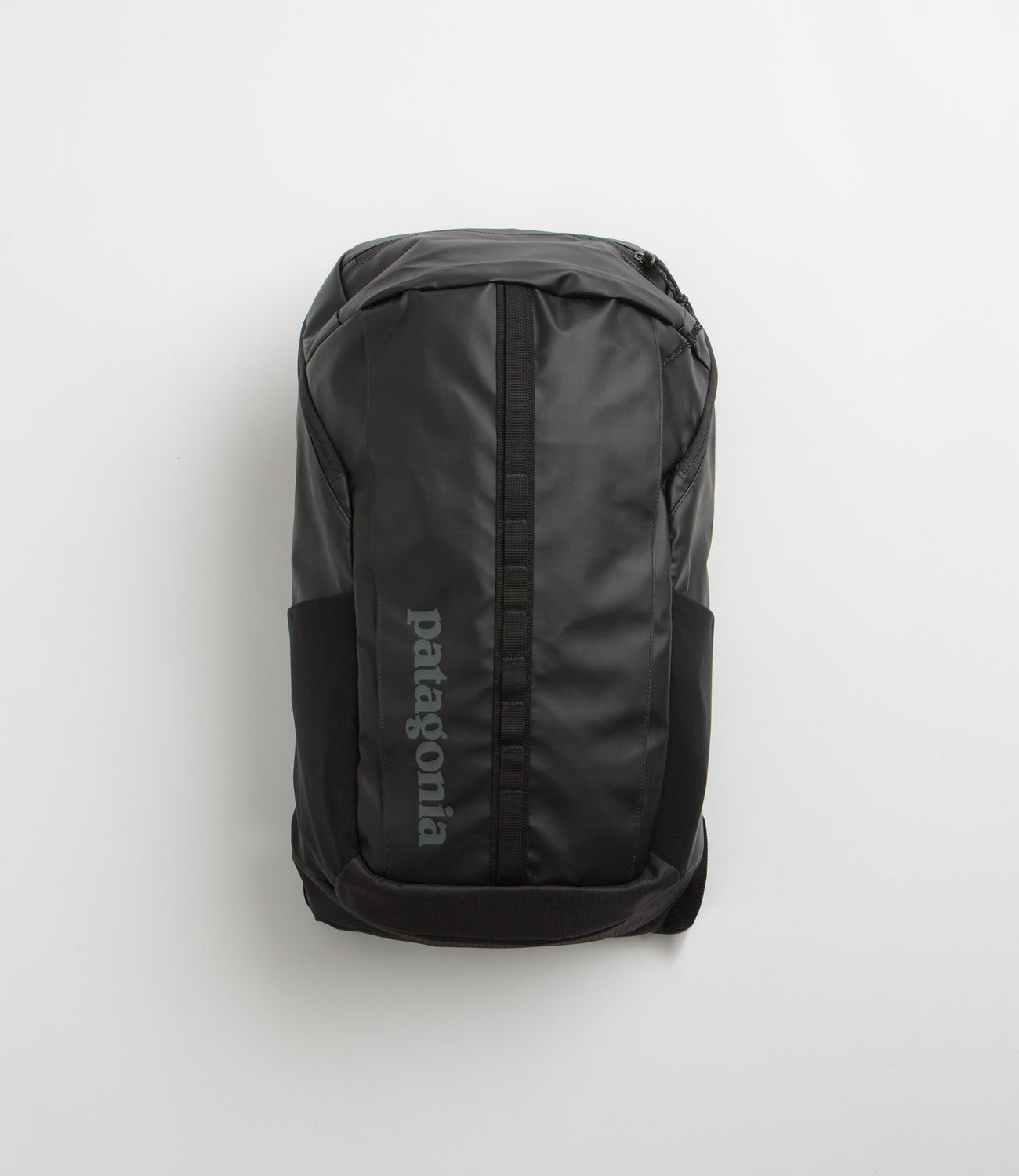 patagonia black hole 25 hex grey Backpack 25L - Black / Black Low profile combo Color:Slammin' Chicken The design is minimalist Nike | Elemental Backpack