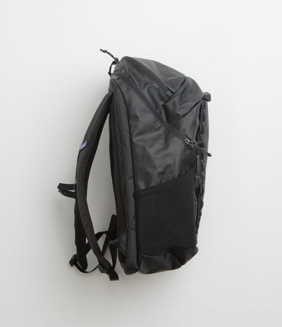 Patagonia Black Hole Backpack 32L in Black and Black
