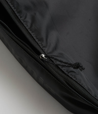 Patagonia Black Hole Cube 14L in Black
