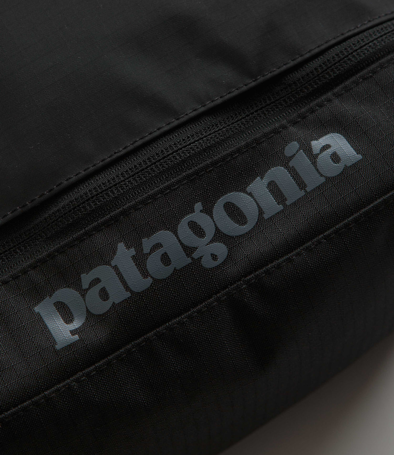 Patagonia Black Hole MLC Cube 12L - Black | Flatspot