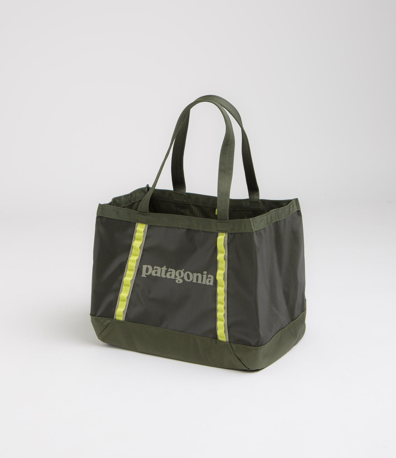 green patagonia bag Patagonia Black Hole Tote 25L - Pine Needle Green