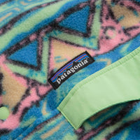 Patagonia Lightweight Synchilla Snap-T Fleece in High Hopes Geo: Salamander Green thumbnail