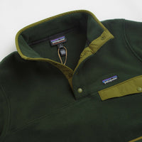 Patagonia Lightweight Synchilla Snap-T Fleece in Old Growth Green thumbnail