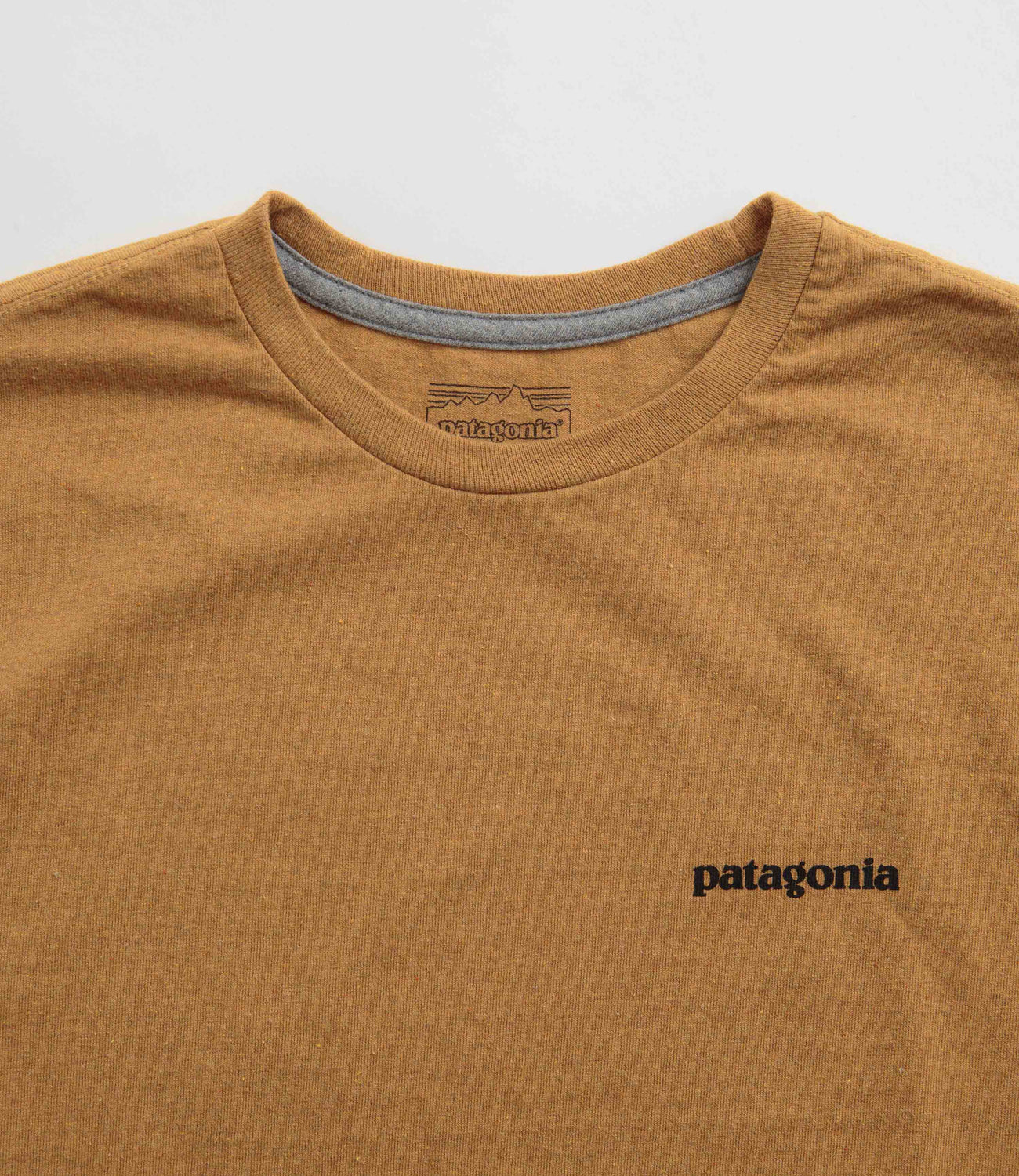 Patagonia P 6 Logo Responsibili Tee T Shirt P 6 Outline Golden Cara Flatspot