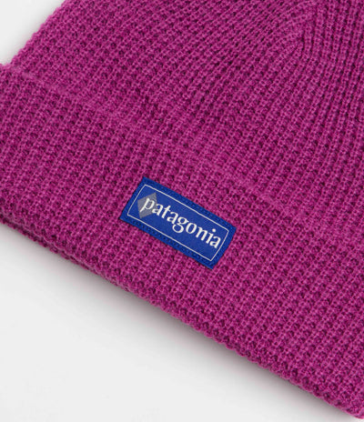Patagonia Snowdrifter Beanie - Hut Tripper Label: Amaranth Pink