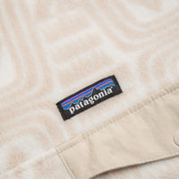 Patagonia Womens Lightweight Synchilla Snap-T Fleece in Flow: Dyno White thumbnail