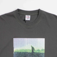 Polar Beach Walk Contrast T-Shirt - Graphite / Green thumbnail
