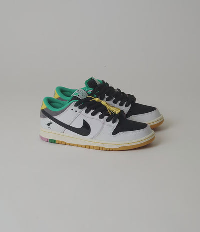 NIKE SB DUNK LOW PRO×CSEF WHITEandBLACK Nike SB Dunk Low Pro x CSEF 'Black and White' (HJ4132-100