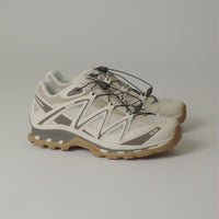 Salomon XT-Quest Shoes in Almond Milk and Falcon / White Pepper thumbnail