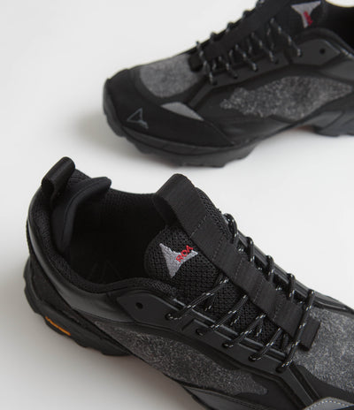 ROA Lhakpa Shoes in Black