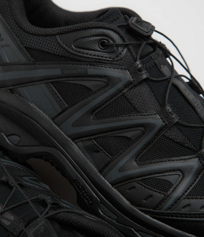 Salomon XT-Quest Shoes in Black and Black / Phantom
