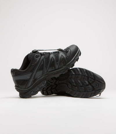 Salomon XT-Quest Shoes in Black and Black / Phantom