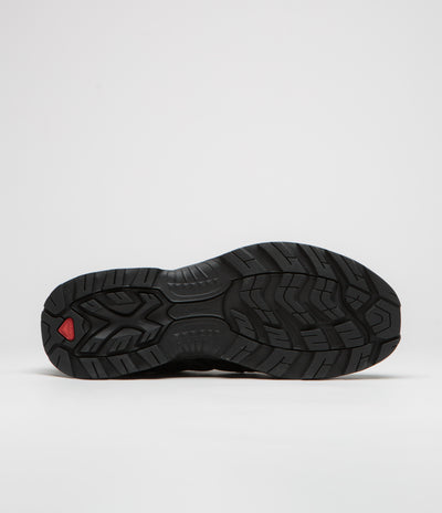 Salomon XT-Quest Shoes in Black and Black / Phantom