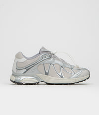 Salomon XT-Whisper Shoes in FTW Silver and Lunar Rock / Silver Cloud