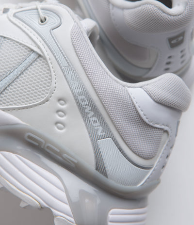 Salomon XT-Whisper Shoes in White and Lunar Rock / Silver