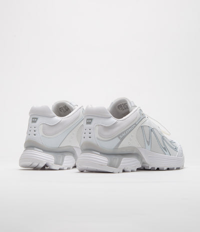 Salomon XT-Whisper Shoes in White and Lunar Rock / Silver