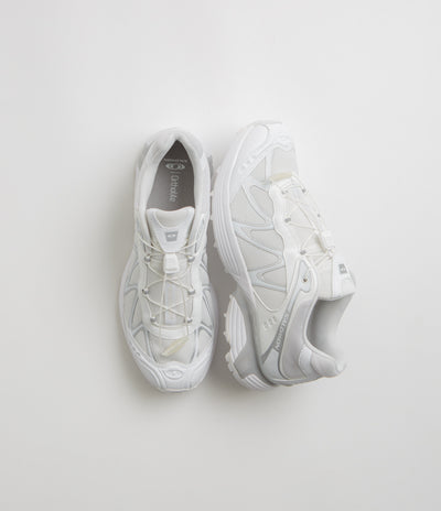 Salomon XT-Whisper Shoes in White and Lunar Rock / Silver