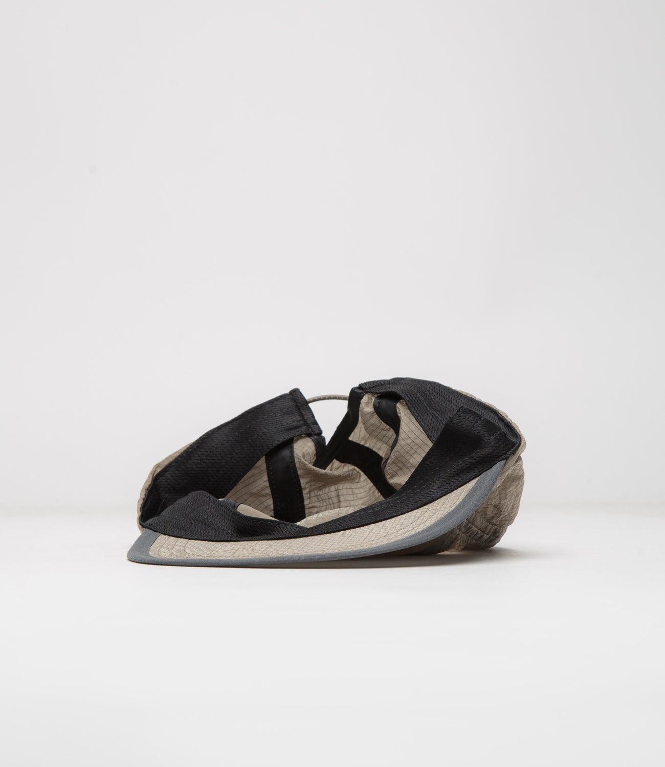 Satisfy Rippy Trail Cap - Beige | Flatspot