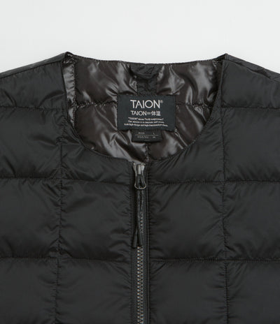 Taion Crewneck W-Zip Down Jacket in Black