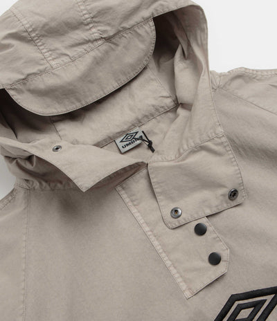 Umbro Faded Smock Anorak in Greige