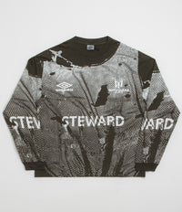 FEKETE × umbro ギャザーフーディーベスト（カーキ） umbro-steward-vest-long-sleeve