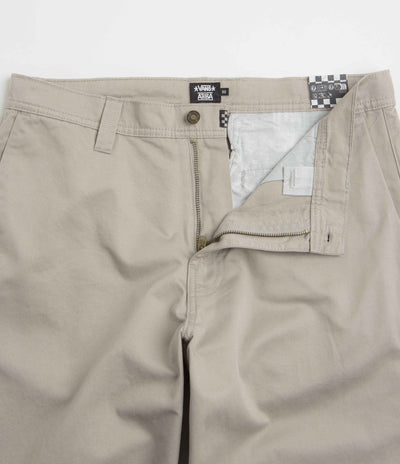 Vans Skate Loose Atiba Haze Chino in Mushroom