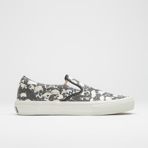 Skull Pile Black / White / Gum
