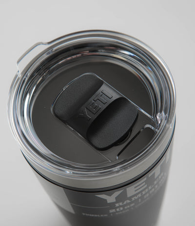 Yeti Rambler Tumbler V2 20oz in Black
