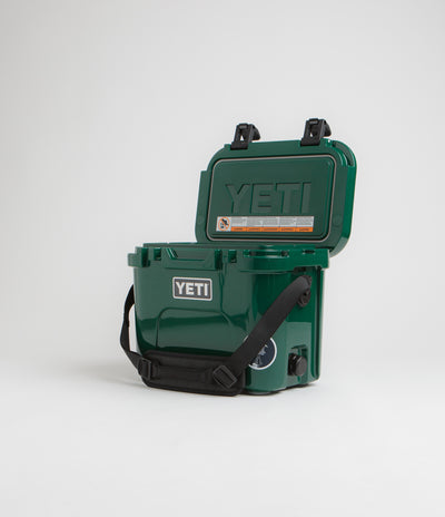 Yeti Roadie 15 Hard Cooler - Black Forest Green